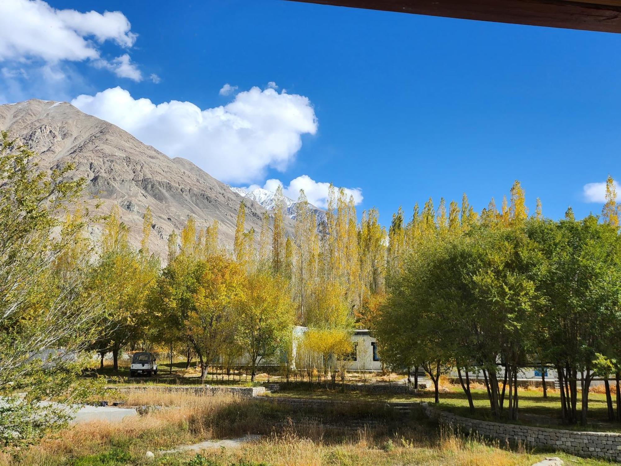 Lharimo Hotel Leh - Ladakh Bagian luar foto