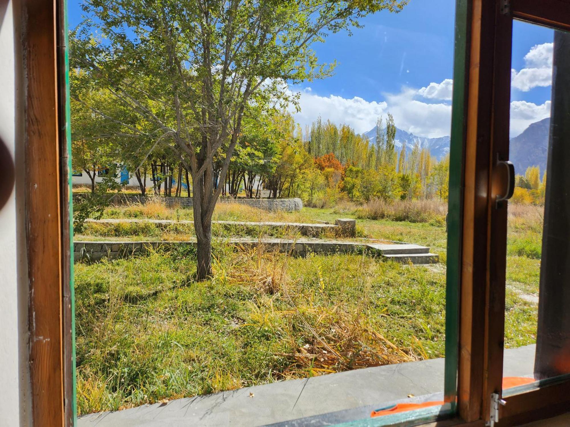 Lharimo Hotel Leh - Ladakh Bagian luar foto